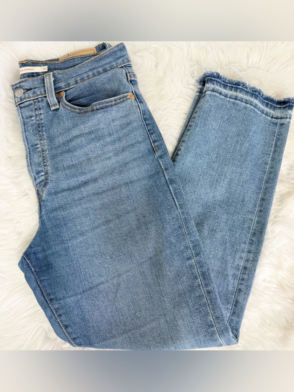 Levi’s Wedgie Straight Jeans Size 30 High Rise Raw Hem Denim
